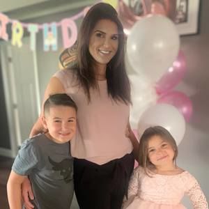 Meet your Posher, Ebony